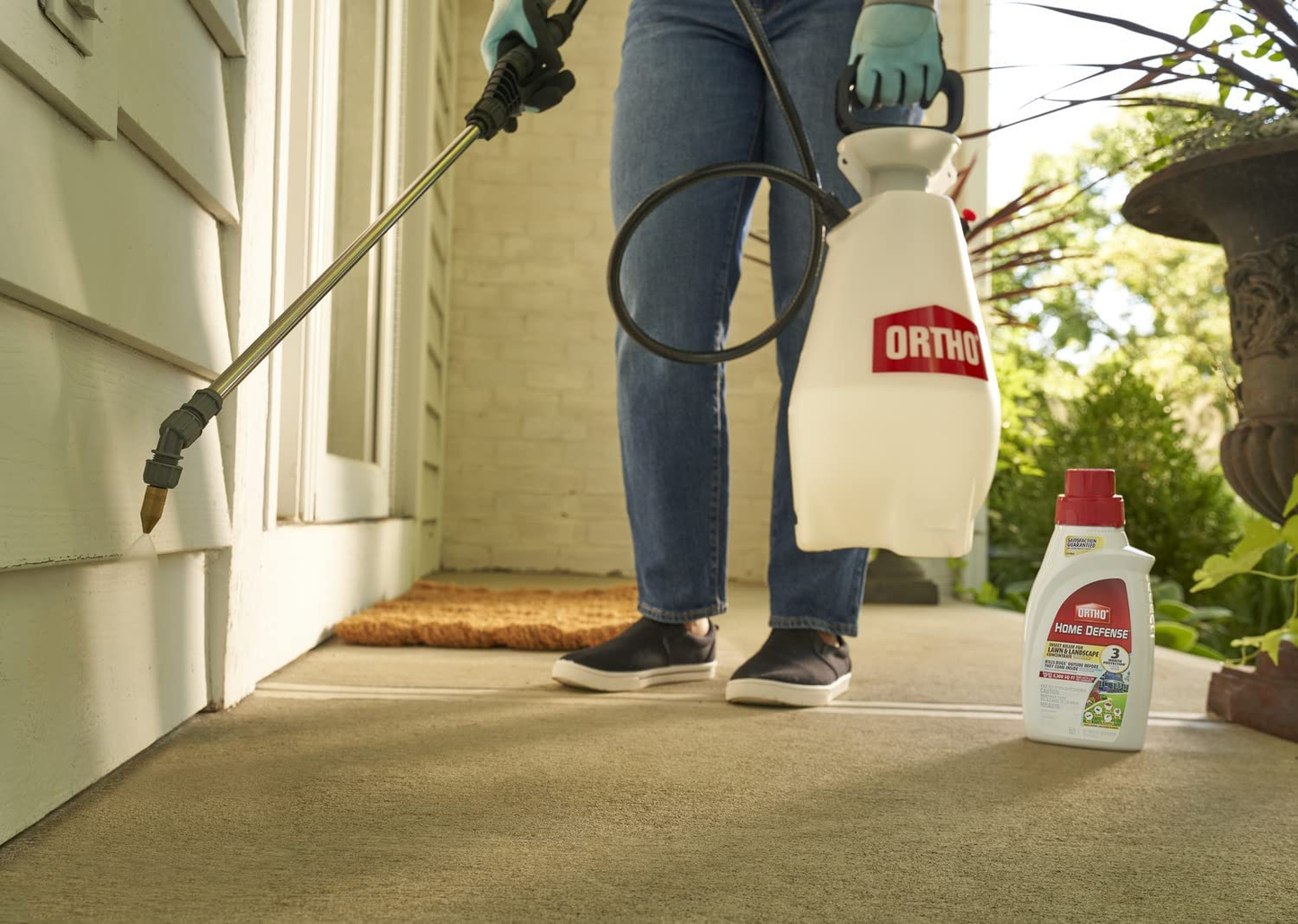 Ortho Home Defense Insect Killer for Indoor & Perimeter Concentrate: Makes 4 Gallons, Odor Free, Dries Fast, 32 Fl. Oz.