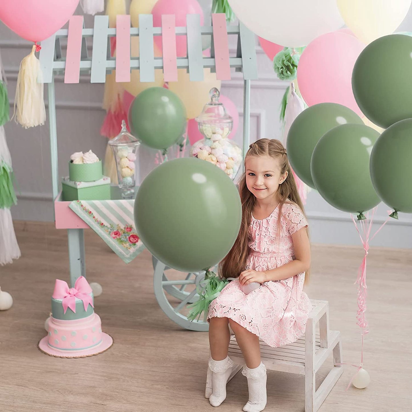 129Pcs Sage Green Balloons Latex Balloons Different Sizes 18 12 10 5 Inch Olive Green Party Balloon Kit for Birthday Party Graduation Baby Shower Wedding Holiday Balloon Decoration
