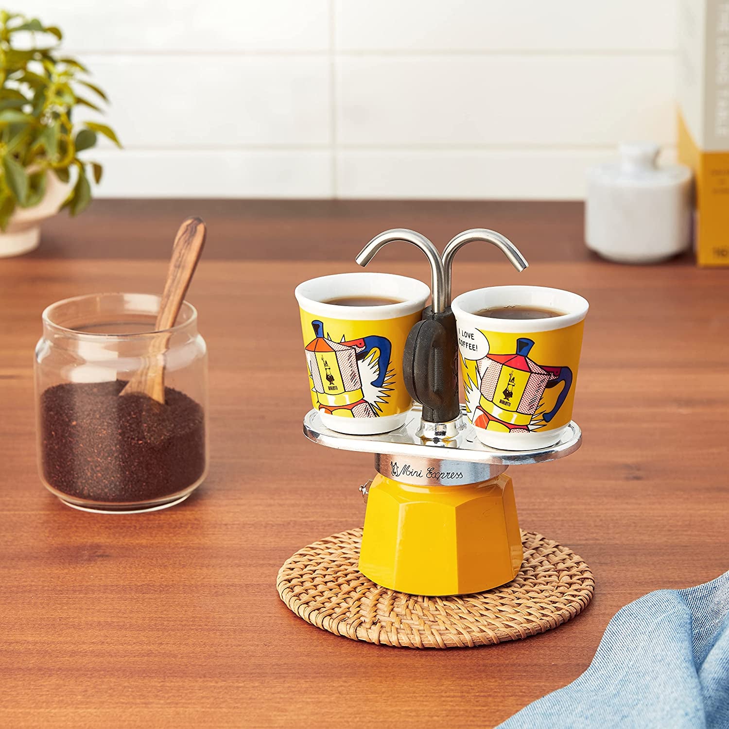 - Mini Express Lichtenstein: Moka Set Includes Coffee Maker 2-Cup (2.8 Oz) + 2 Shot Glasses, Yellow, Aluminium