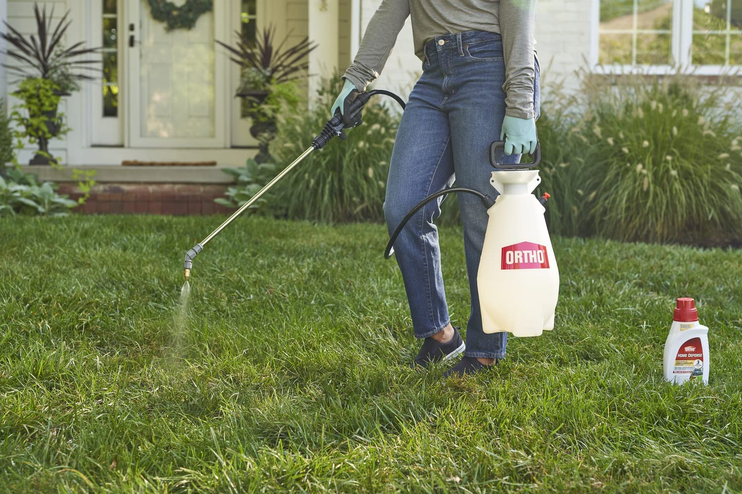 Ortho Home Defense Insect Killer for Indoor & Perimeter Concentrate: Makes 4 Gallons, Odor Free, Dries Fast, 32 Fl. Oz.