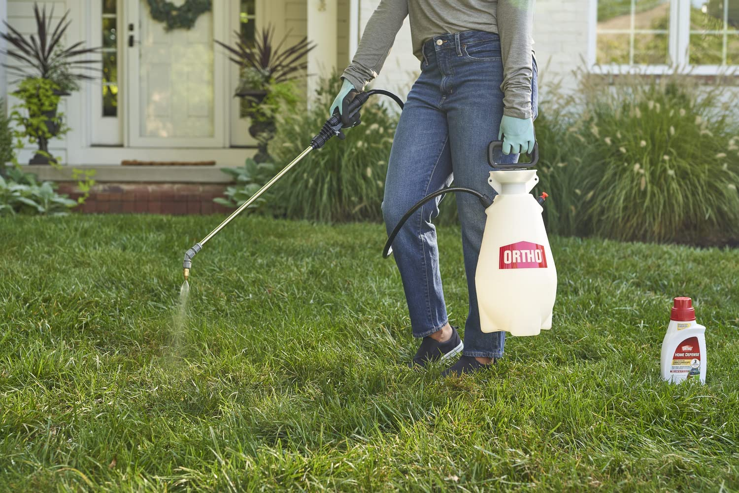 Ortho Home Defense Insect Killer for Indoor & Perimeter Concentrate: Makes 4 Gallons, Odor Free, Dries Fast, 32 Fl. Oz.