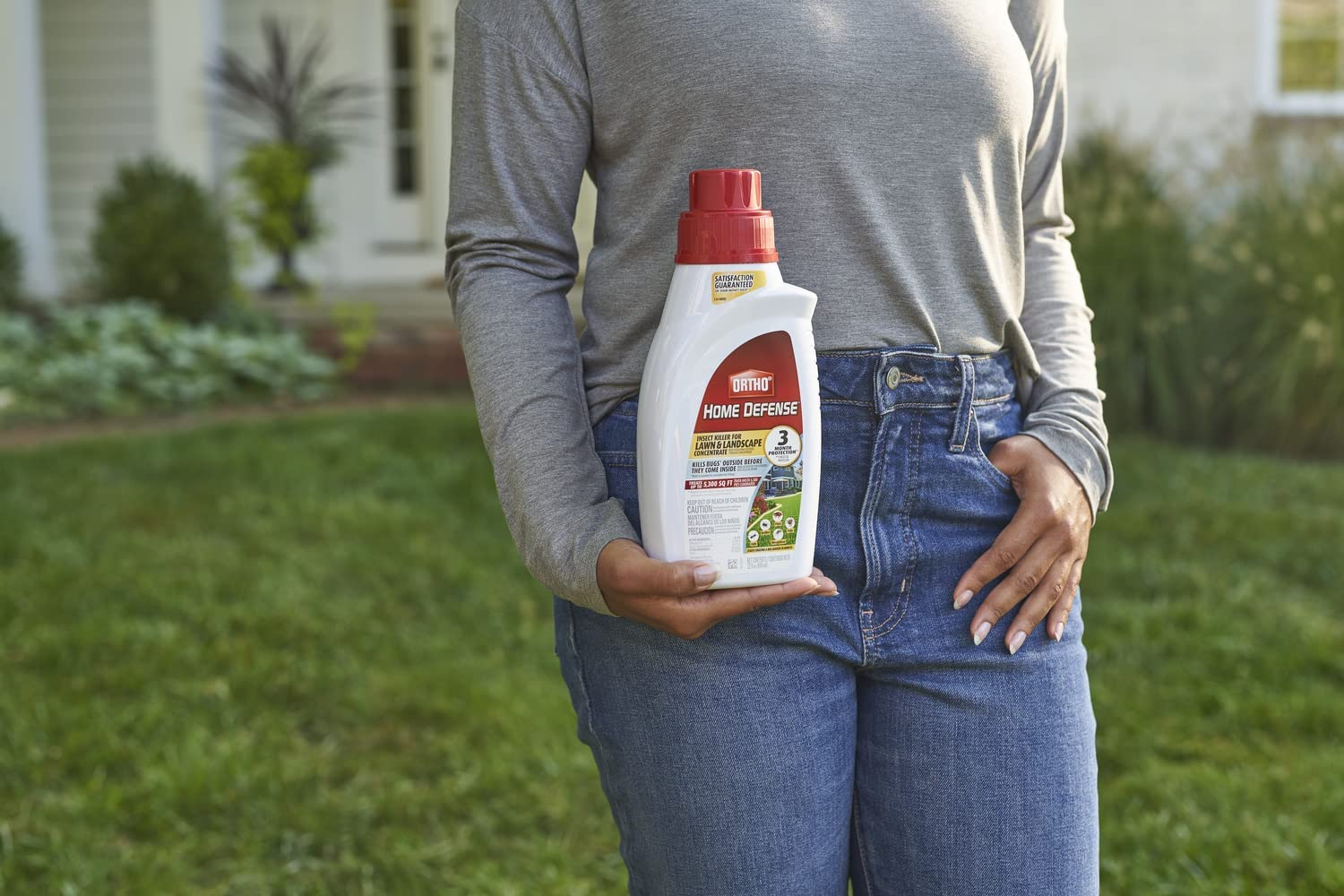 Ortho Home Defense Insect Killer for Indoor & Perimeter Concentrate: Makes 4 Gallons, Odor Free, Dries Fast, 32 Fl. Oz.