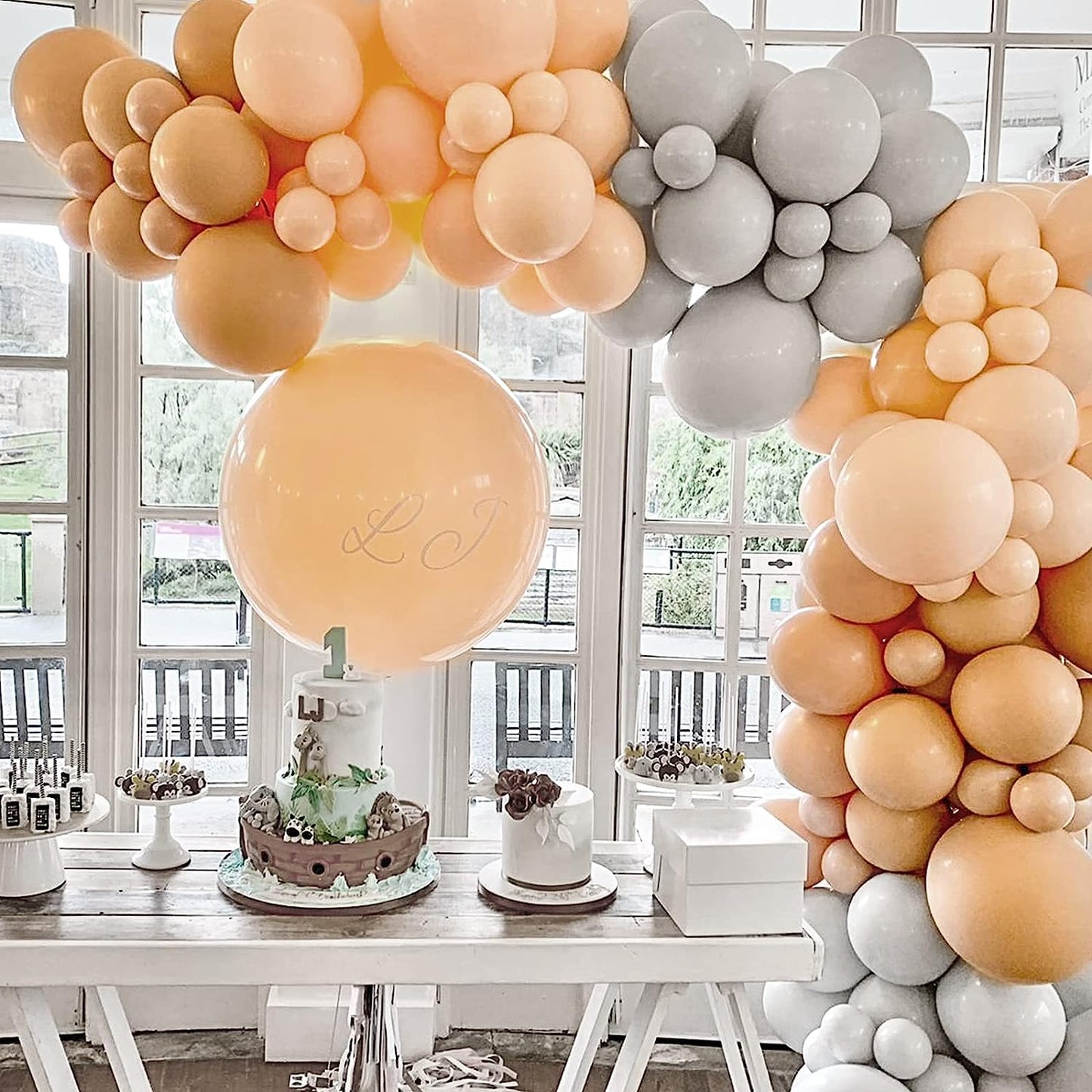 129Pcs Gray Balloons Latex Balloons Different Sizes 18 12 10 5 Inches Matte Gray Party Balloon Kit for Birthday Party Graduation Baby Shower Wedding Holiday Balloon Decoration
